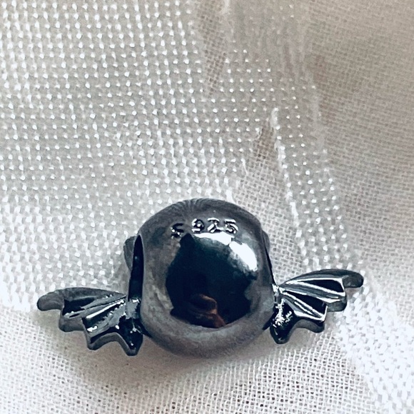 🦇 NWOT Bat Charm – Halloween ✨ - Picture 7 of 8